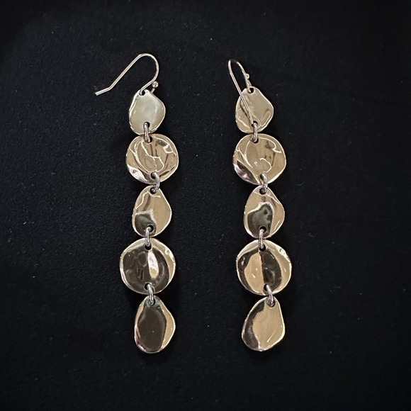 GOLD TONE DROP DANGLE EARRINGS - Picture 2 of 4